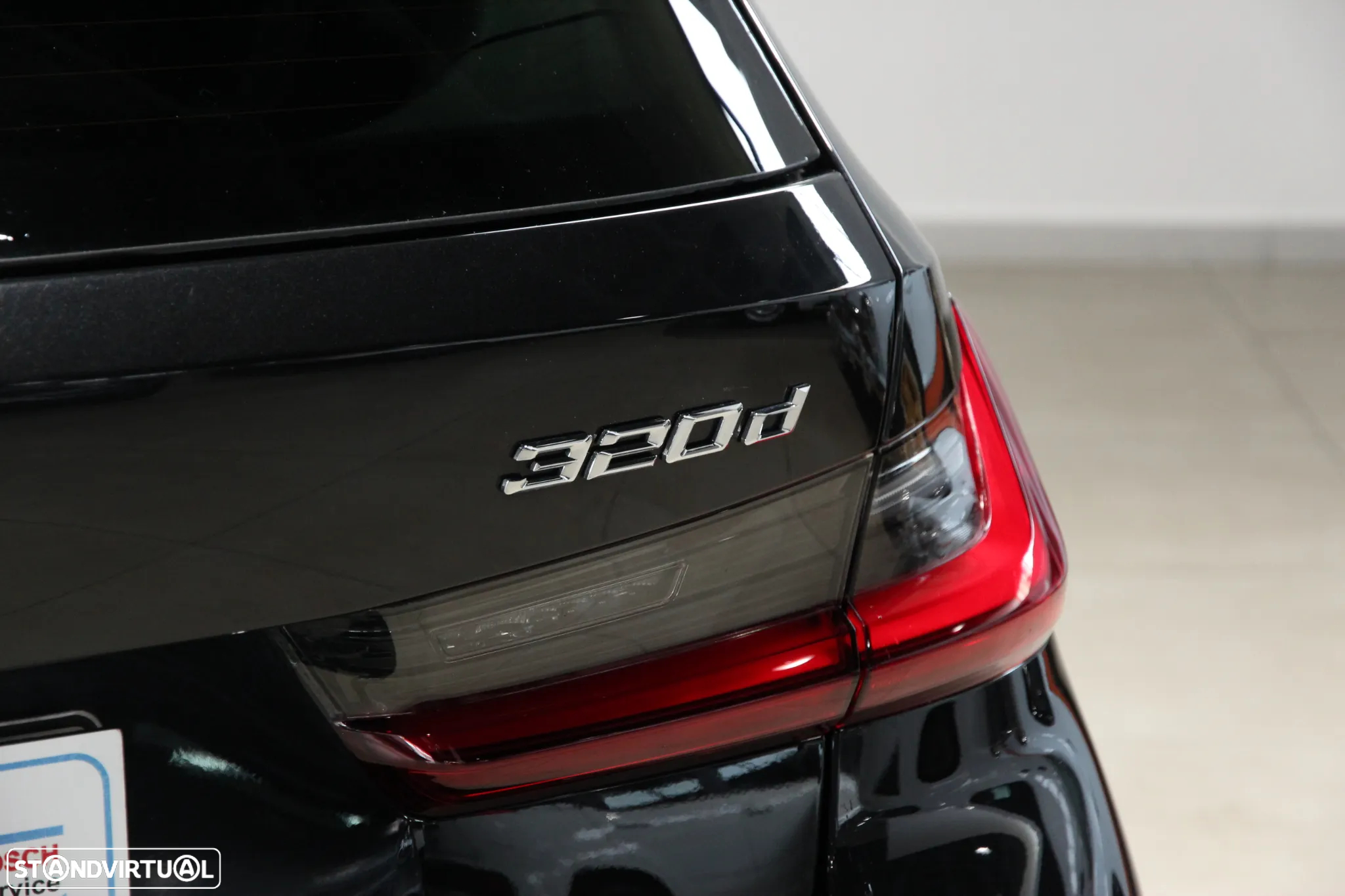 BMW 320 d Touring Pack Desportivo M Auto - 6