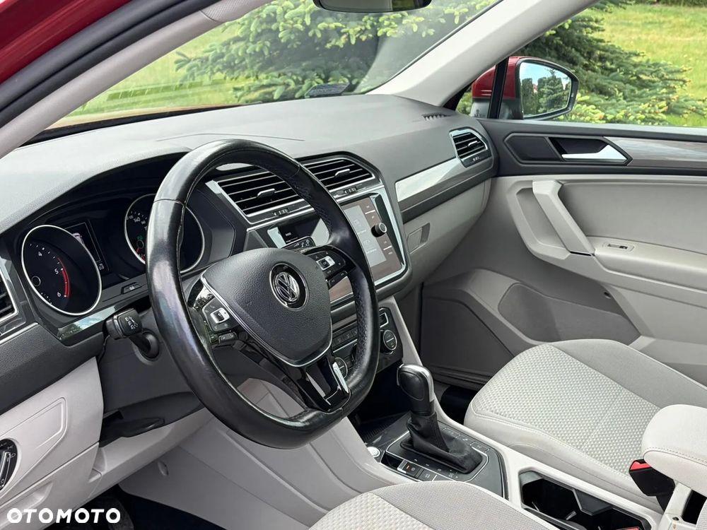 Volkswagen Tiguan - 12