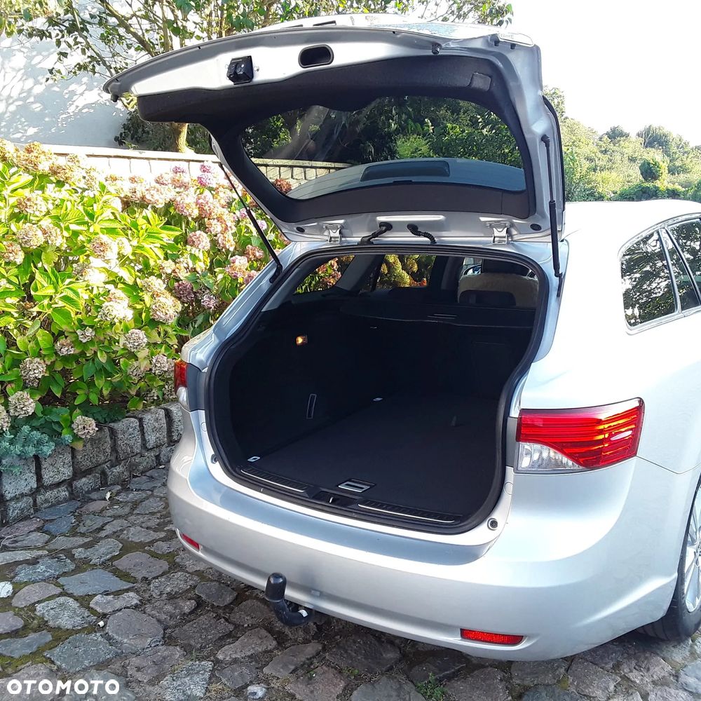Toyota Avensis 2.0 D-4D Executive - 7