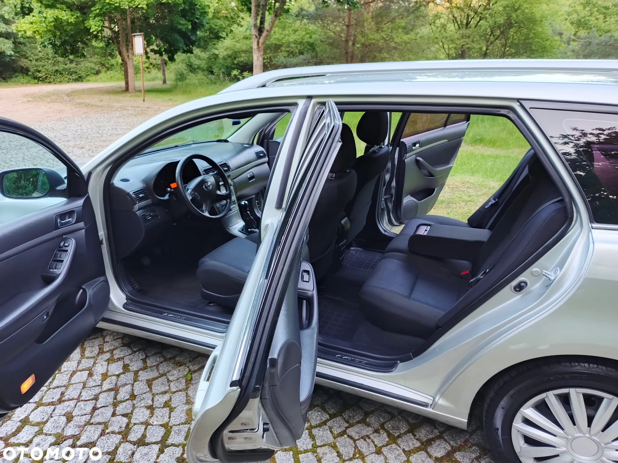 Toyota Avensis 2.0 D-4D Sol - 6