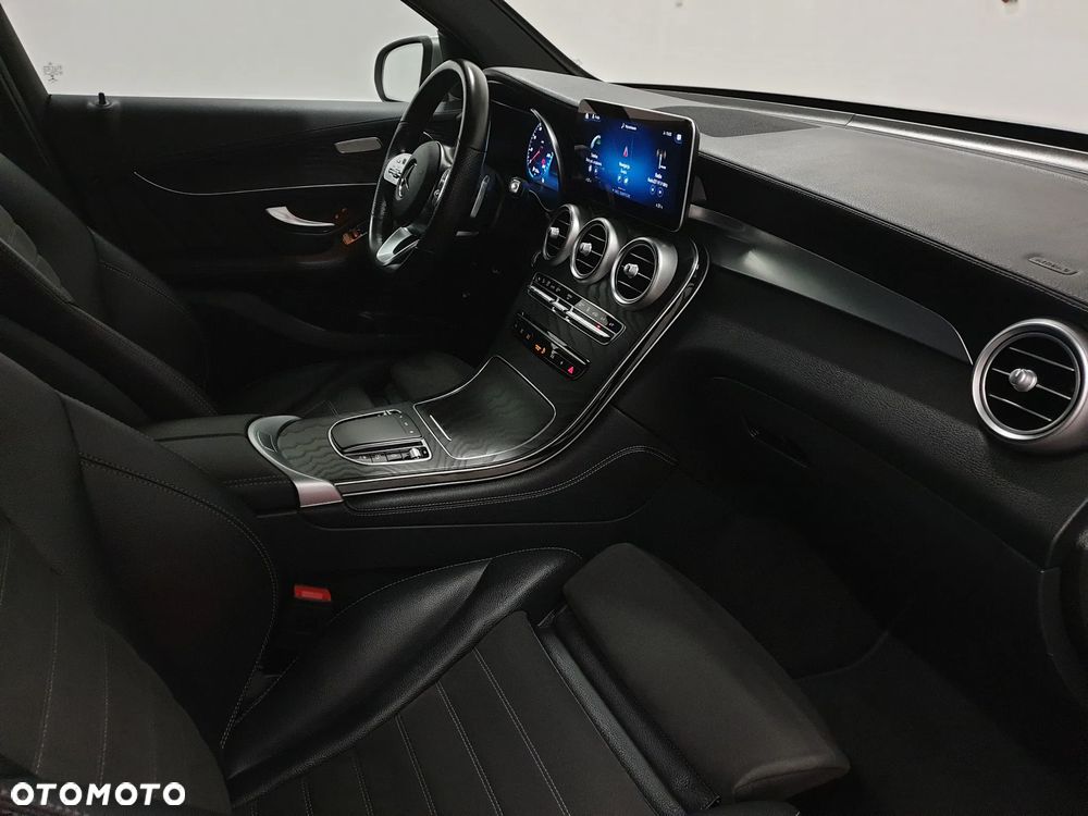 Mercedes-Benz GLC 300 de 4Matic 9G-TRONIC AMG Line Plus - 29
