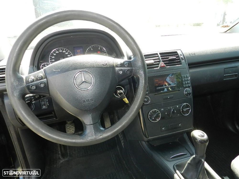 Mercedes-Benz A 160 CDI Avantgarde BlueEfficiency - 4