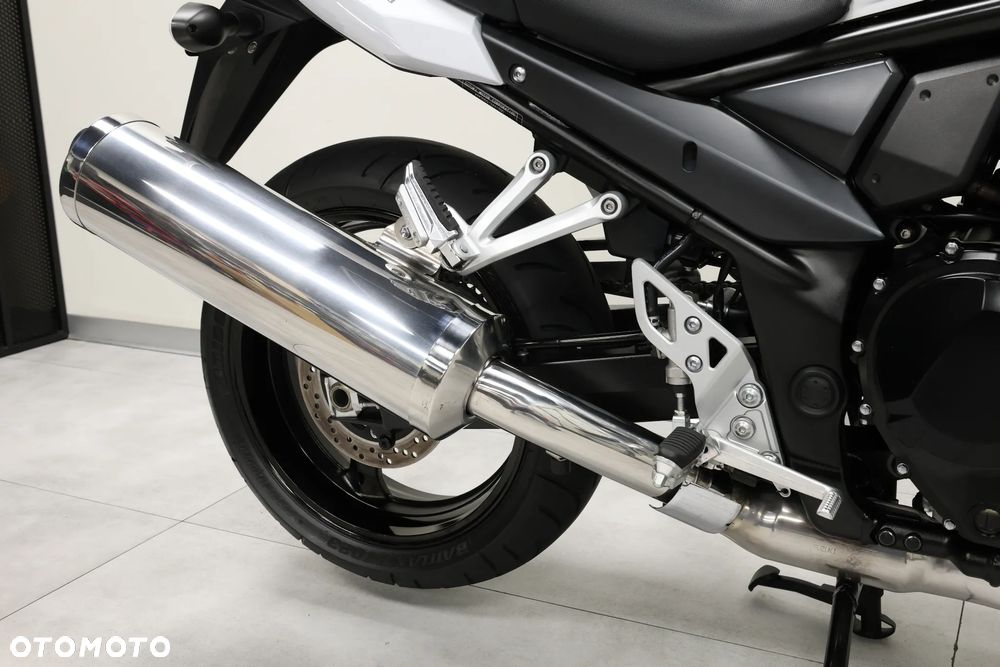 Suzuki GSX - 36