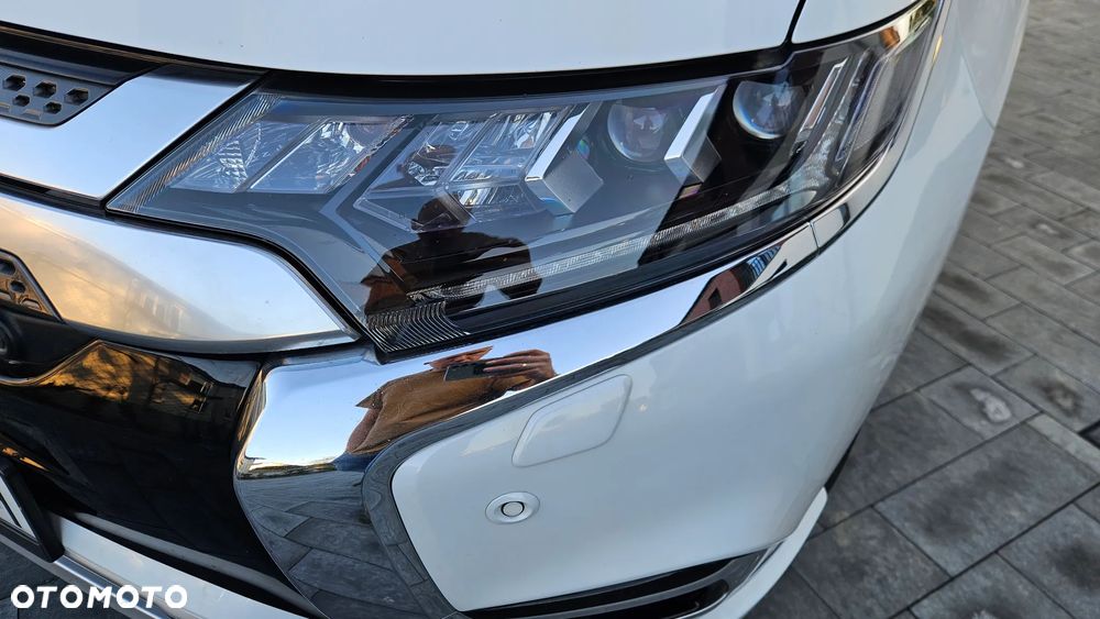 Mitsubishi Outlander 2.4 4WD Plug-In Hybrid Spirit+ - 30