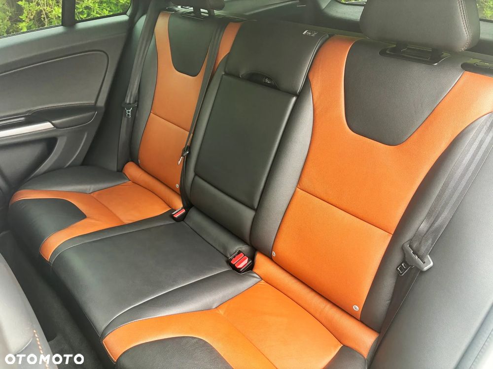 Volvo V60 Cross Country T5 AWD Geartronic Summum - 13