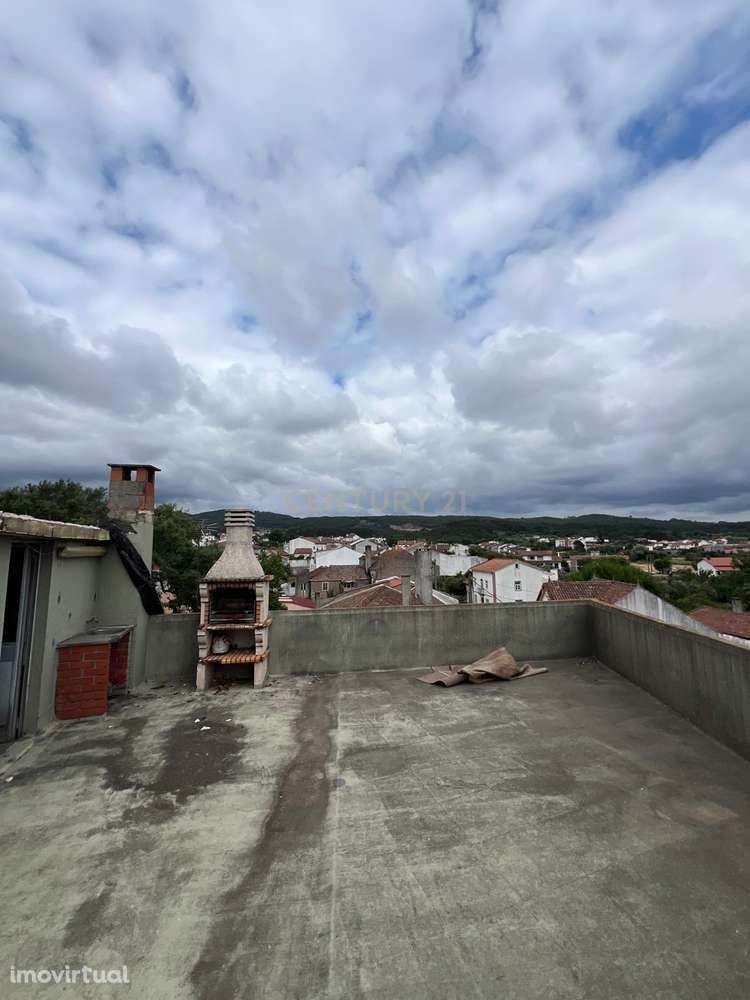 Prédio no centro do Avelar – Excelente oportunidade de investimento ou - Grande imagem: 5/9