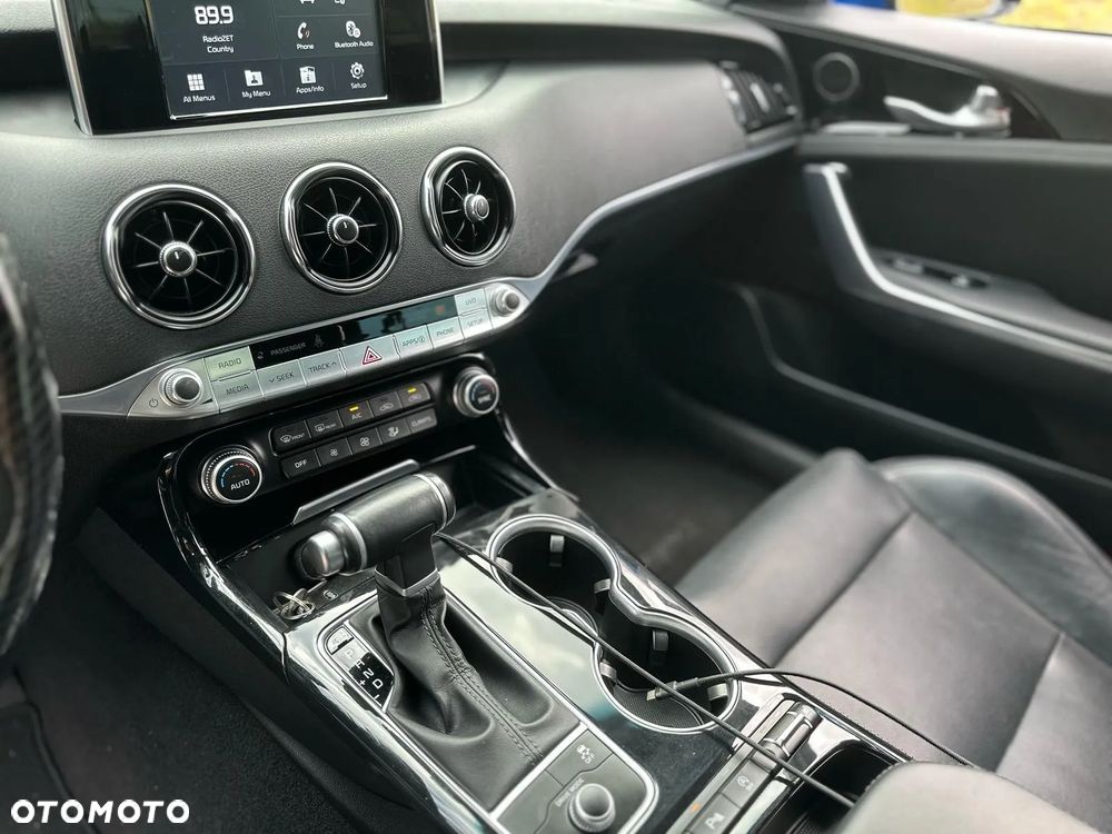 Kia Stinger 2.0 T-GDI L - 15