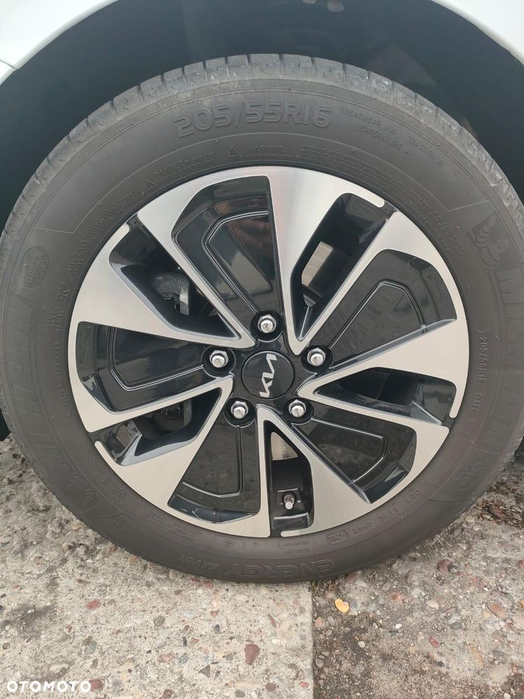 Kia Ceed 1.6 CRDi mHEV L Business Line - 12