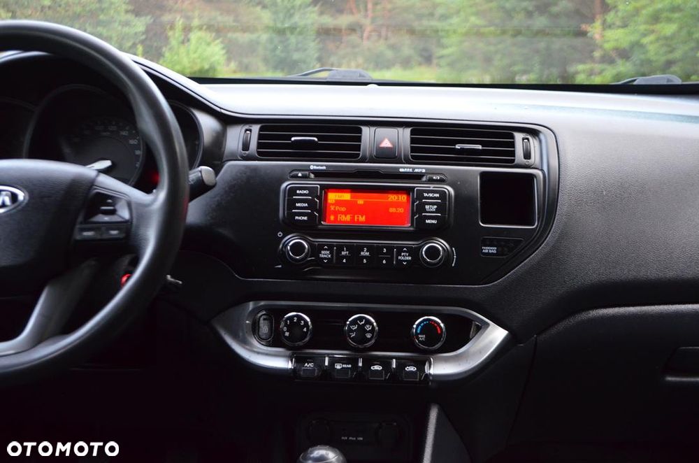 Kia Rio 1.2 L - 34