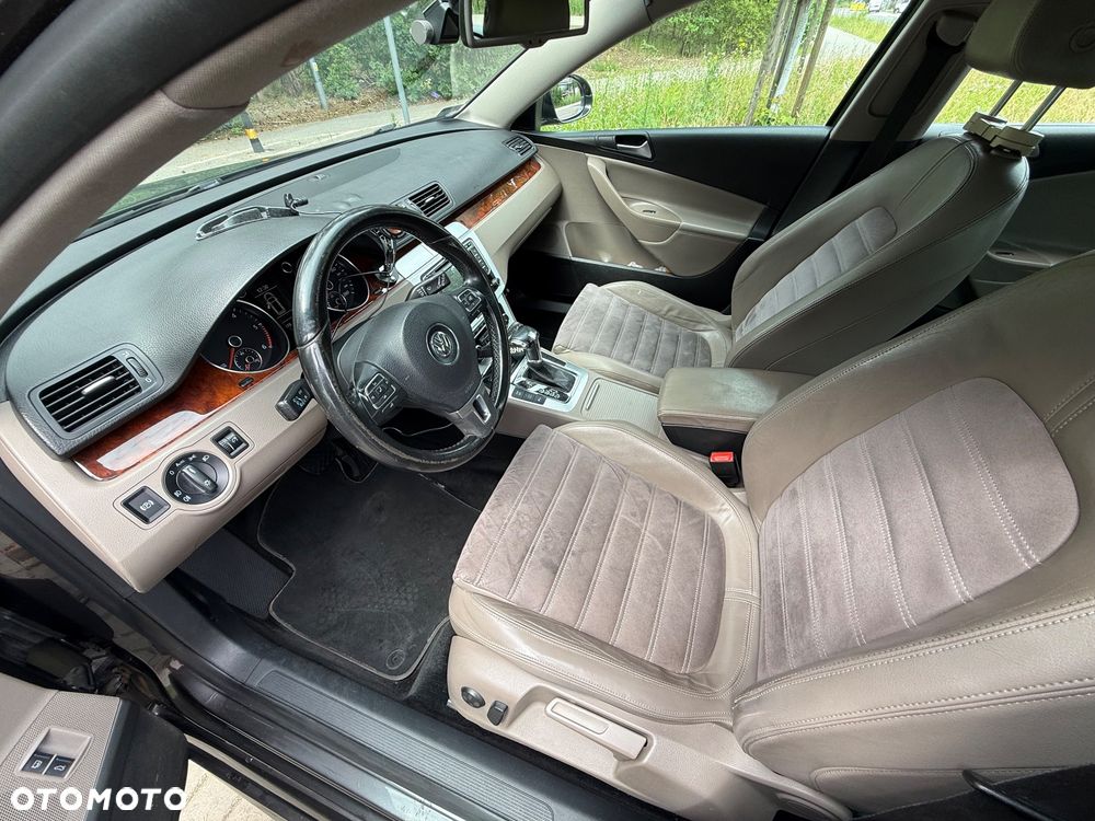 Volkswagen Passat 2.0 TDI DPF DSG R-Line Edition - 12