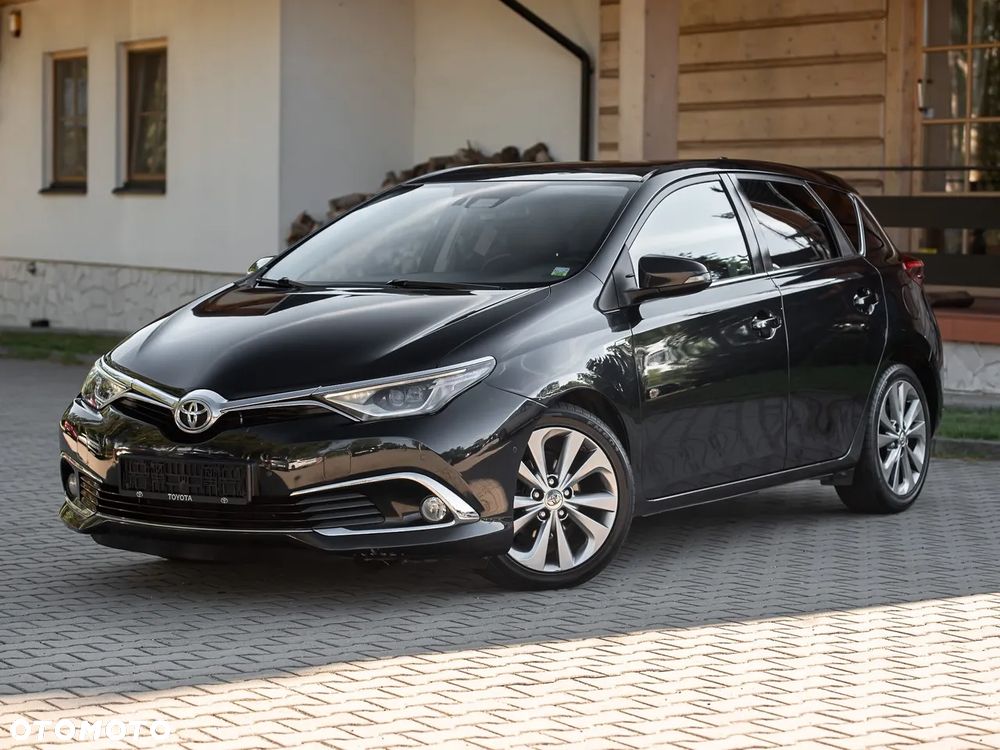 Toyota Auris 1.6 D-4D Design Edition - 1
