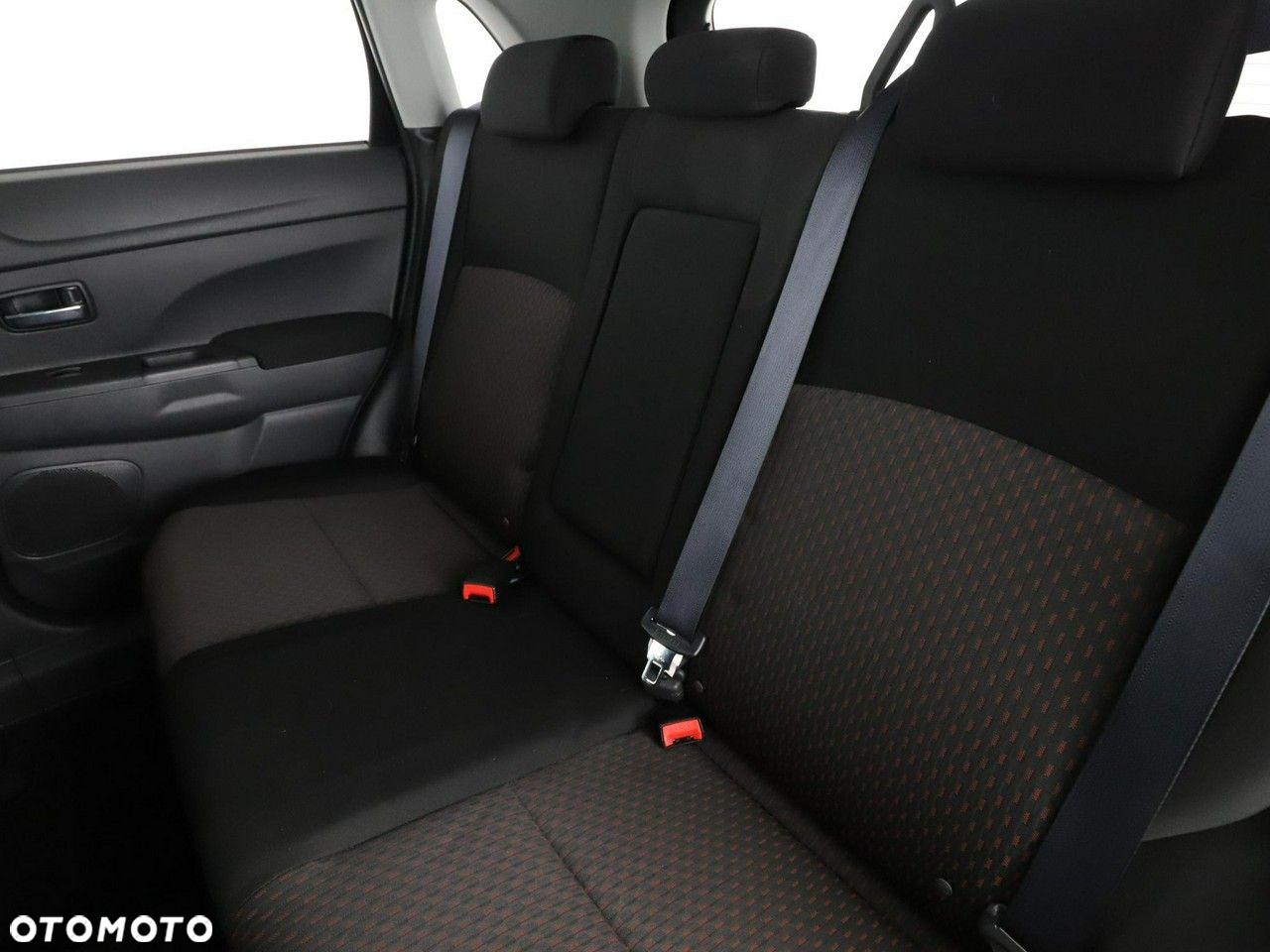 Mitsubishi ASX 1.6 2WD Edition 100+ - 17