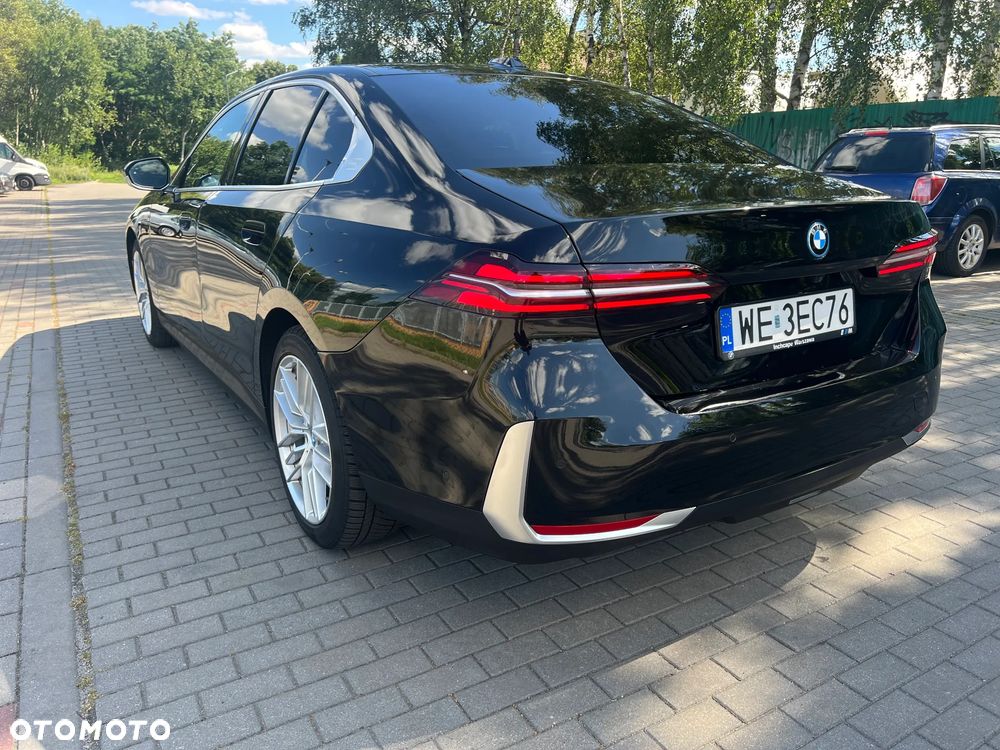 BMW Seria 5 530e PHEV - 5