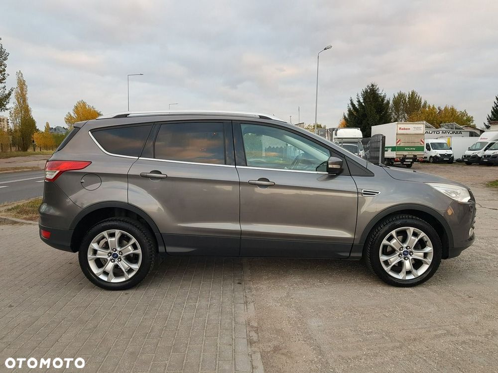 Ford Kuga 1.6 EcoBoost 2x4 Titanium - 4