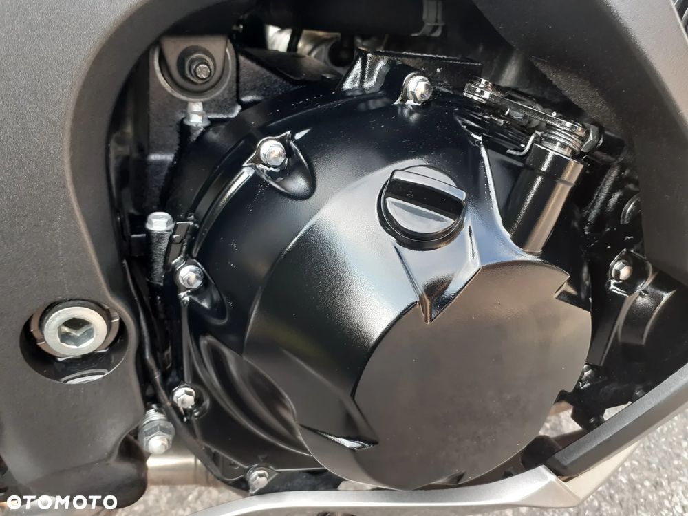 Kawasaki Ninja 1000 SX - 24