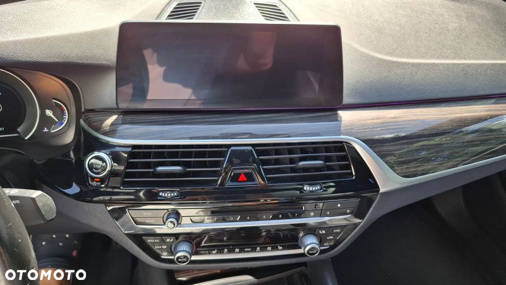 BMW Seria 5 530i Sport Line - 30