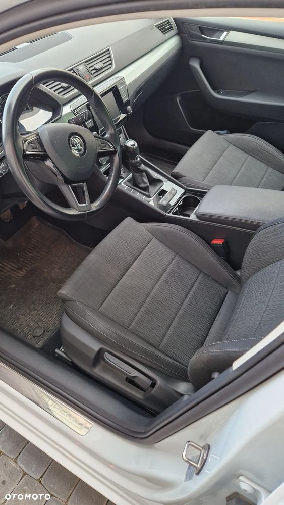 Skoda Superb 2.0 TDI Ambition - 3