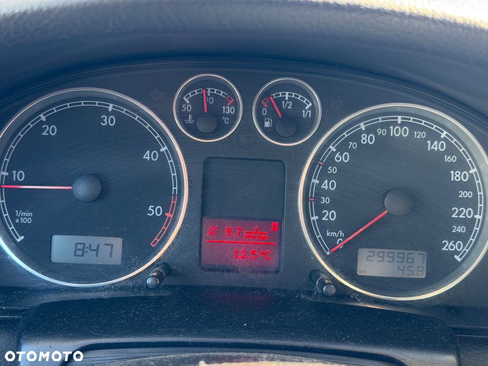 Volkswagen Passat 1.9 TDI Comfortline - 12