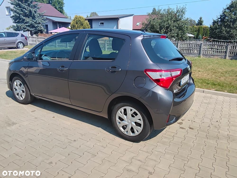 Toyota Yaris 1.5 Premium - 4