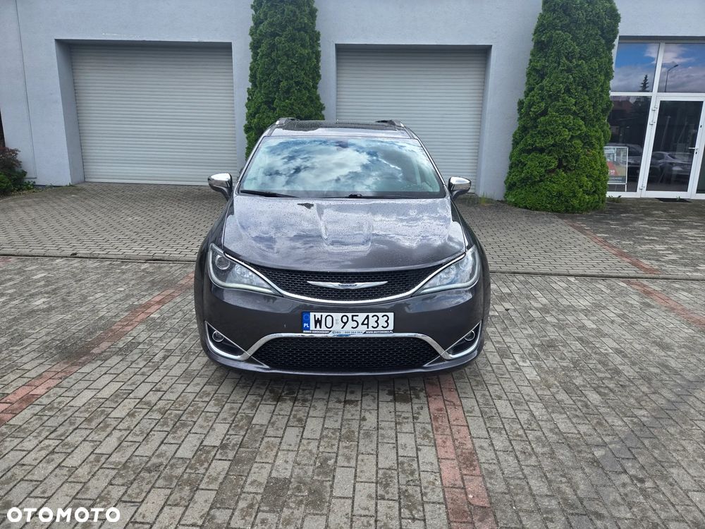 Chrysler Pacifica - 2