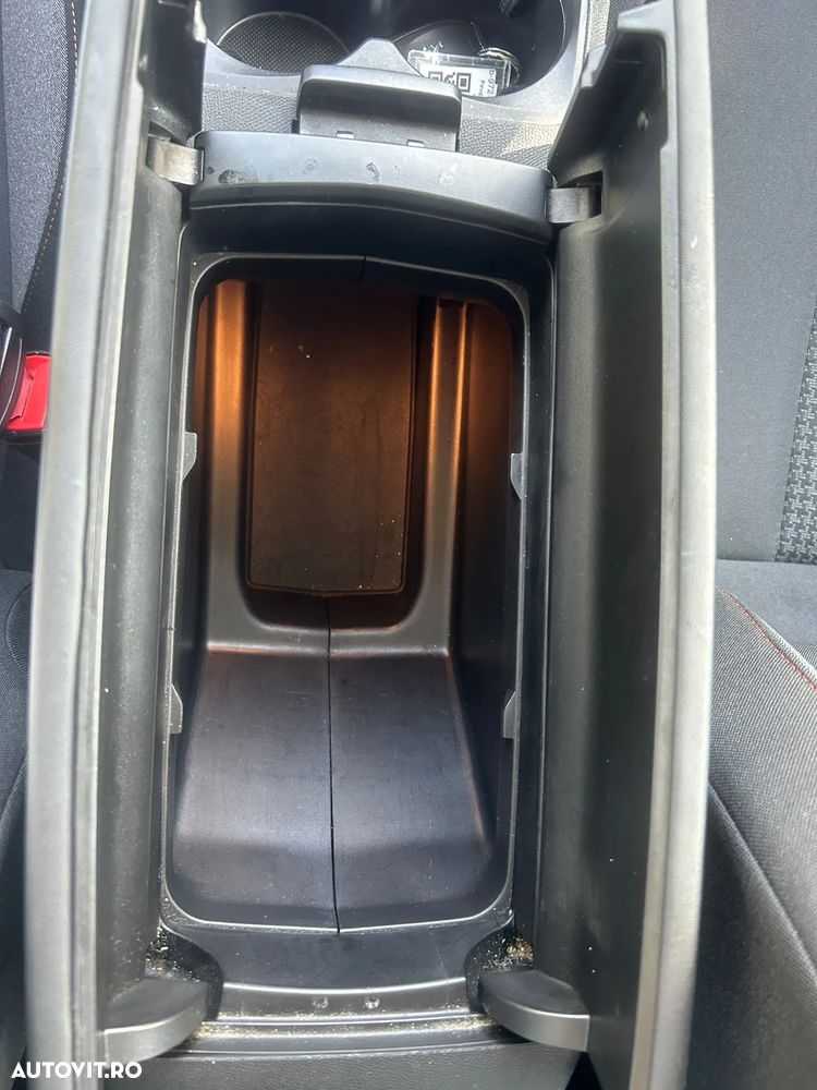 Peugeot 3008 1.2 PureTech 130 EAT8 Active Pack - 33