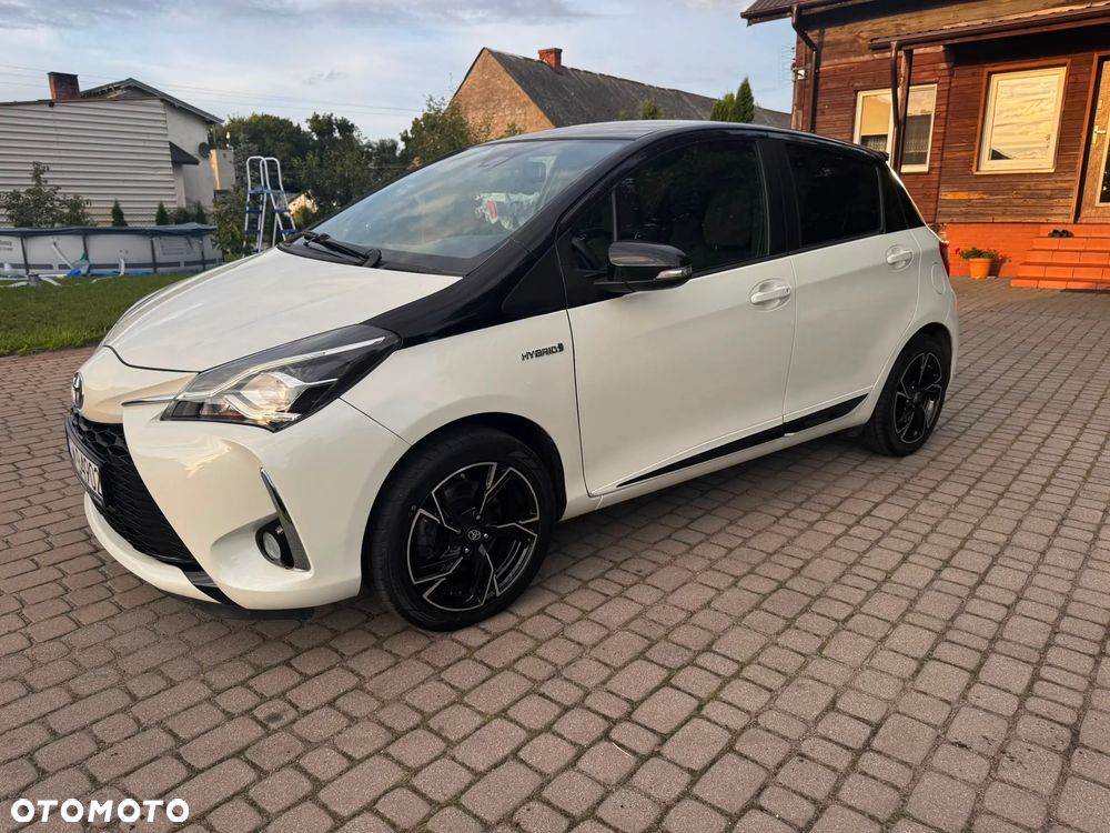 Toyota Yaris Hybrid 100 Selection - 6