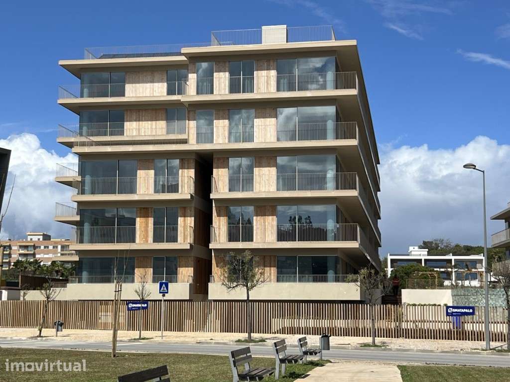 Excelente Apartamento T2, NOVO! Primeira linha do mar, com 2 estaci... - Grande imagem: 4/26