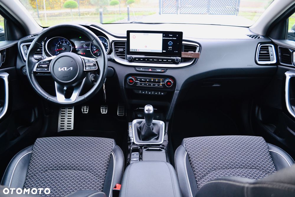 Kia Ceed 1.5 T-GDI Business Line - 17