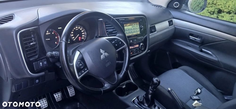 Mitsubishi Outlander 2.2 DI-D 4WD Diamant Edition - 9