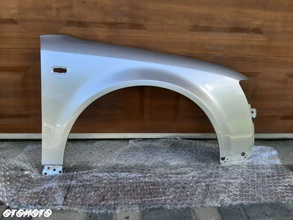 Audi A4 B6 Małysz 2000-2004 Błotnik przód przedni Lewy Prawy LY7W Srebrny Nowy