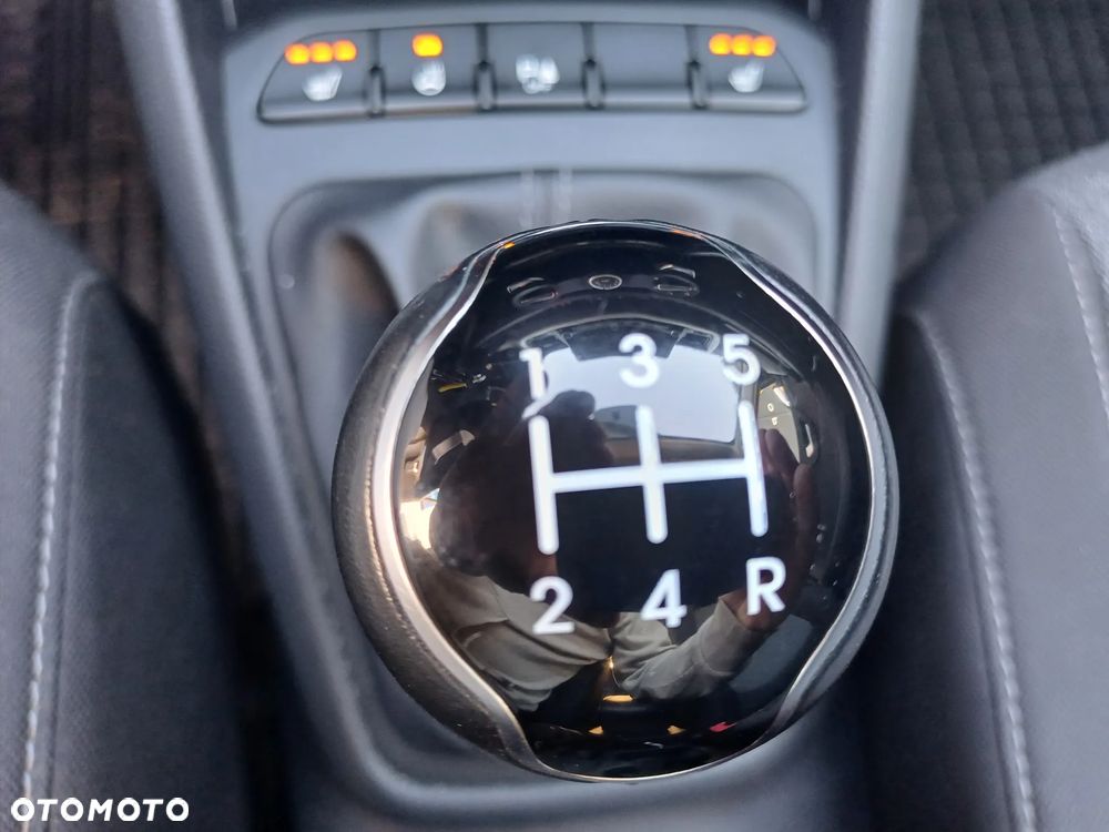 Kia Stonic 1.2 L - 15