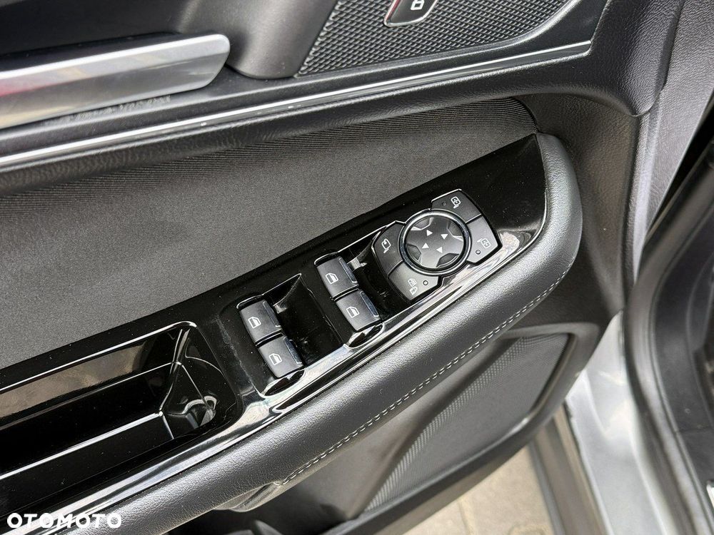 Ford S-Max 2.0 EcoBlue Titanium - 17