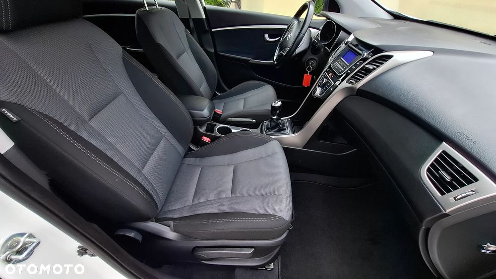Hyundai i30 blue 1.4 YES Silver - 34