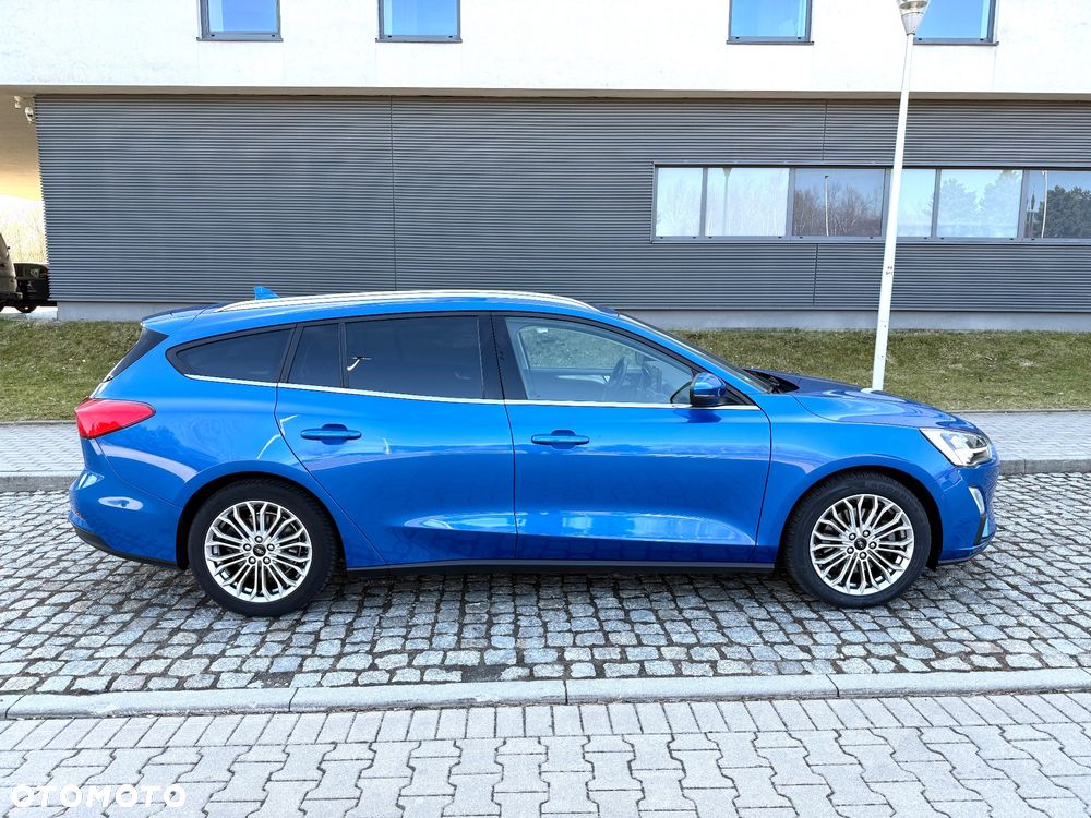 Ford Focus SW 1.0 EcoBoost S&S TITANIUM X - 4