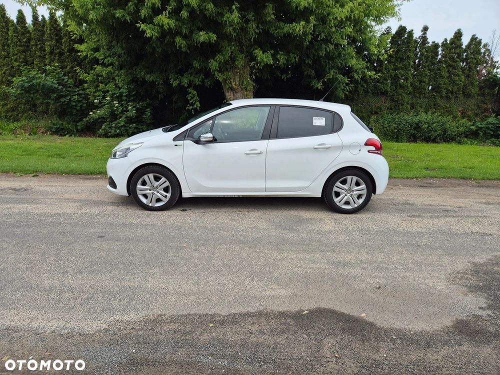 Peugeot 208 - 26