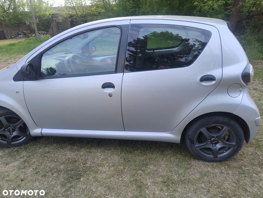Toyota Aygo 1.0 VVT-i Terra EU5 - 5