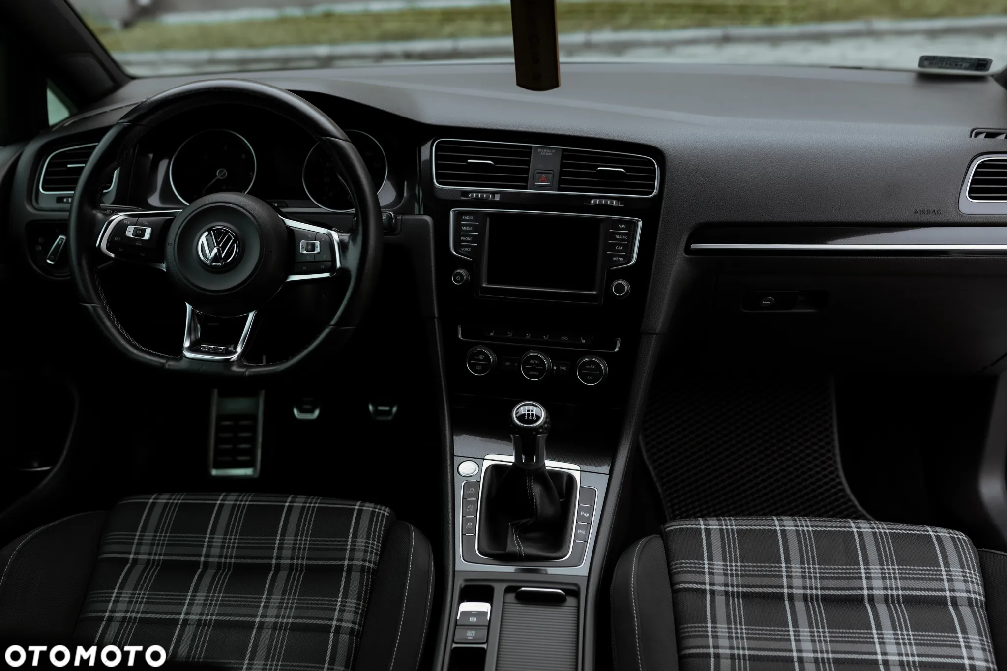 Volkswagen Golf VII 2.0 TDI BMT GTD - 24