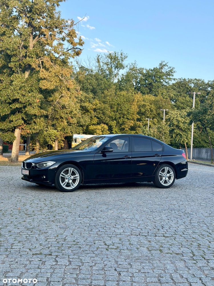 BMW Seria 3 328i - 4