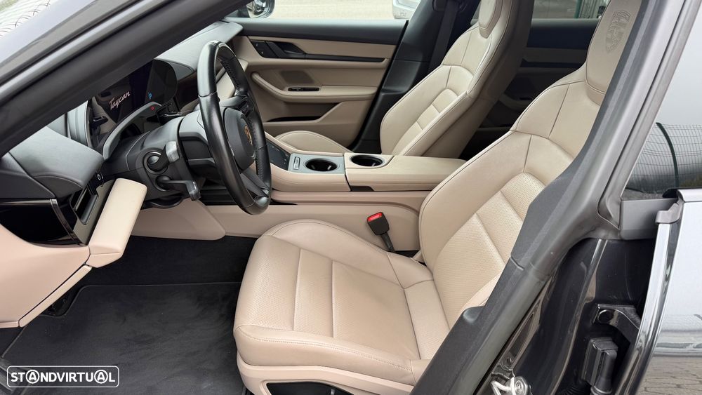 Porsche Taycan Sport Turismo - 26