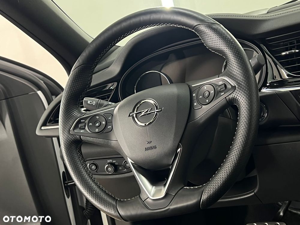 Opel Insignia 2.0 T 4x4 Innovation S&S - 11