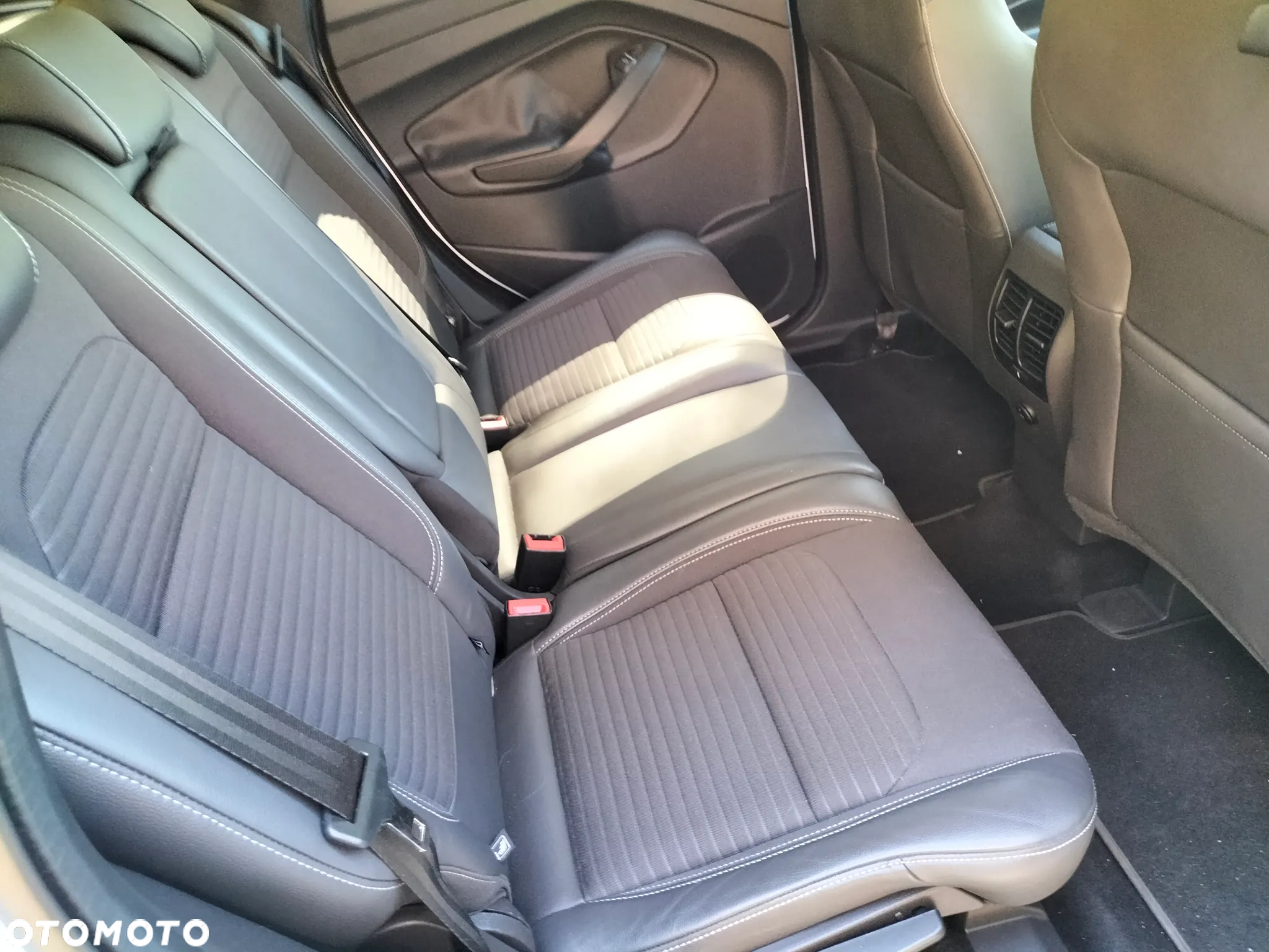 Ford Kuga 1.5 EcoBoost 2x4 Titanium - 10