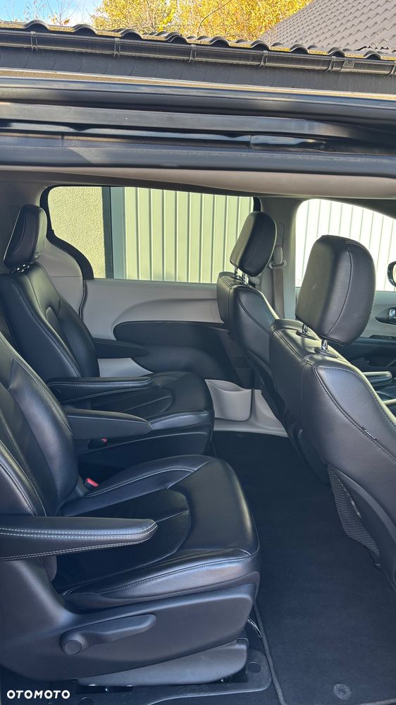 Chrysler Pacifica - 18