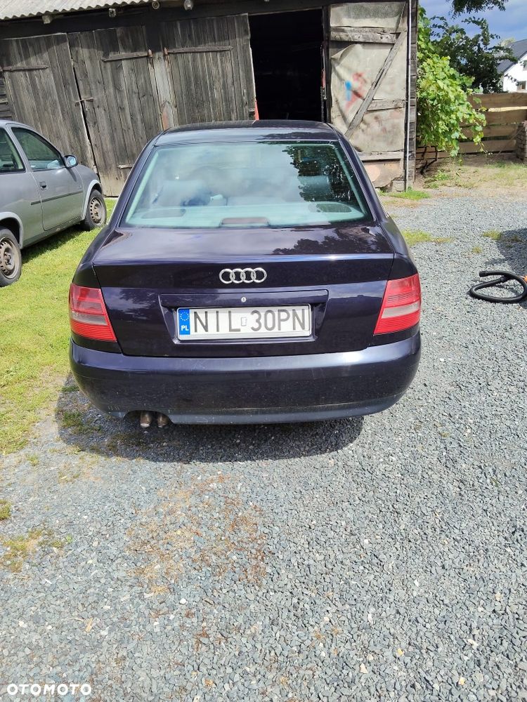 Audi A4 Limousine - 4