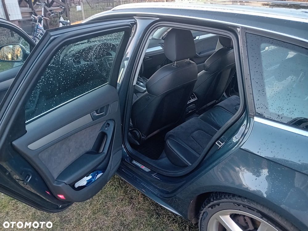 Audi A4 Avant - 11