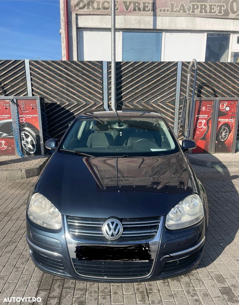 Volkswagen Jetta - 1