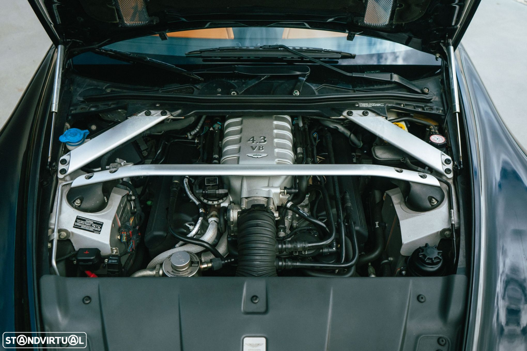 Aston Martin Vantage Roadster - 20