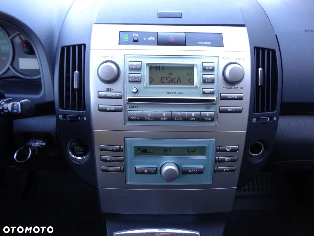 Toyota Corolla Verso 1.8 Sol 7os - 29