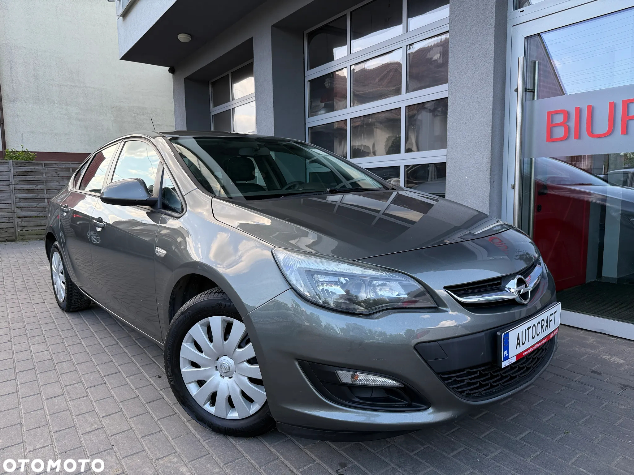 Opel Astra IV 1.4 T Business EU6 - 14