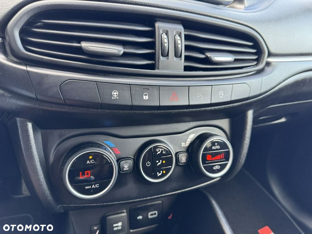 Fiat Tipo 1.4 T-Jet 16v Lounge - 19