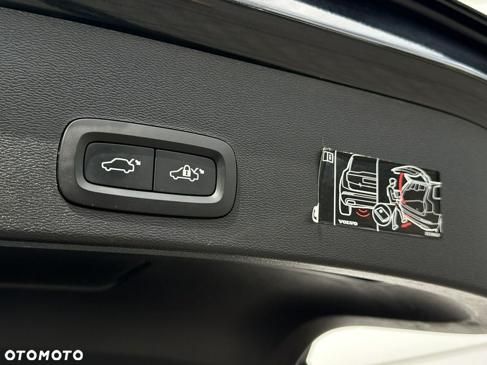 Volvo XC 40 - 18